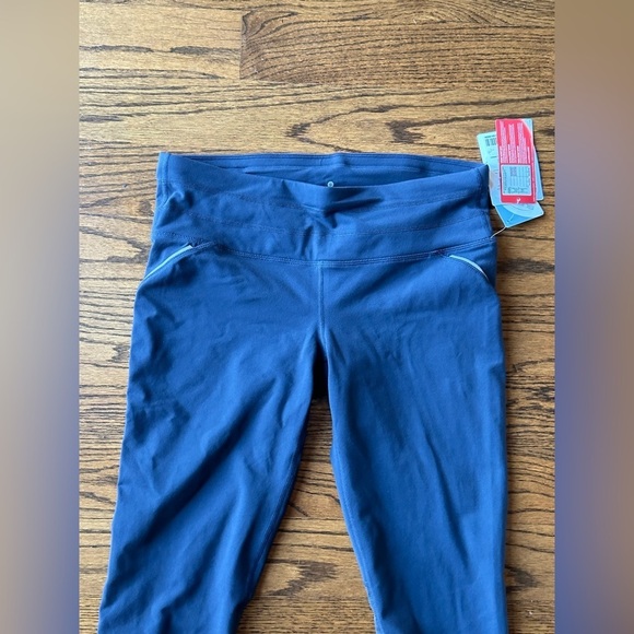 Athleta Relay Tight Flgy Dark Grey Leggings Sz M - Picture 2 of 3